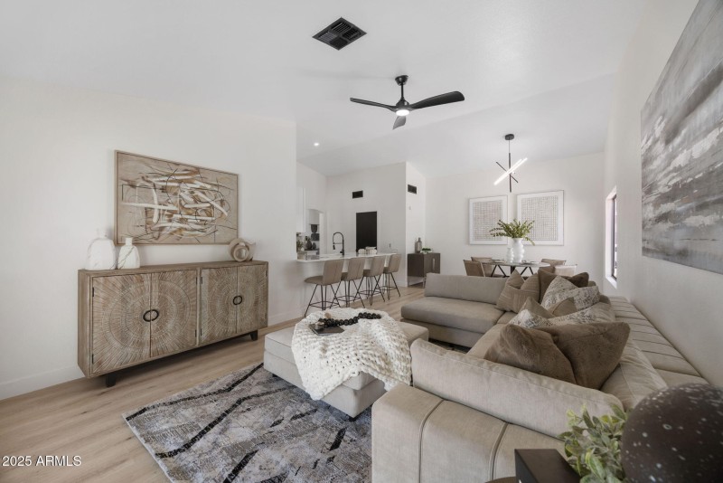 11-web-or-mls-510-w-amoroso-dr