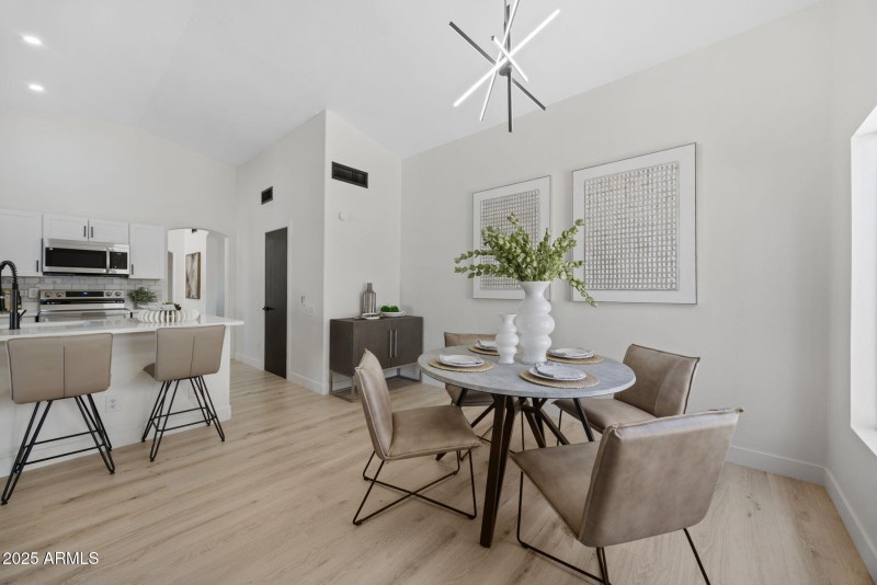 15-web-or-mls-510-w-amoroso-dr