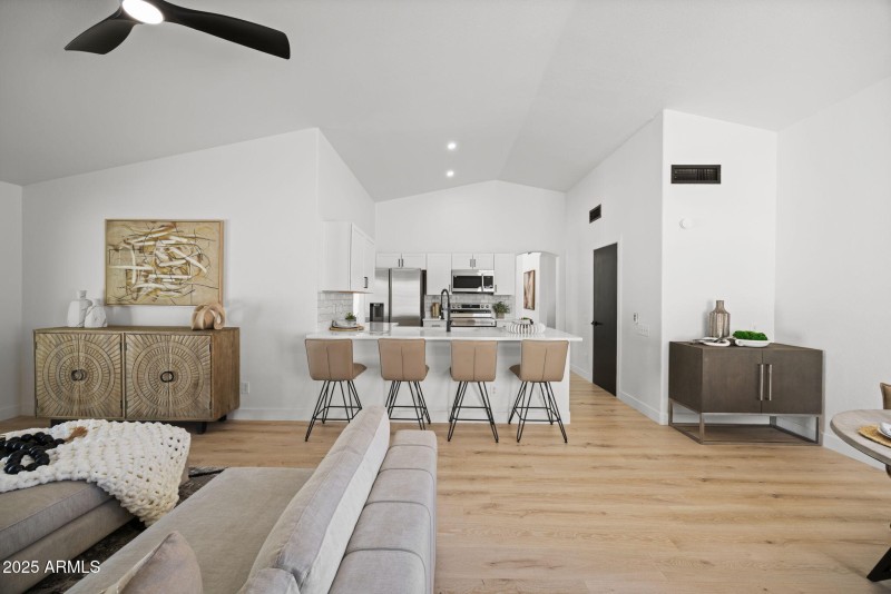 16-web-or-mls-510-w-amoroso-dr