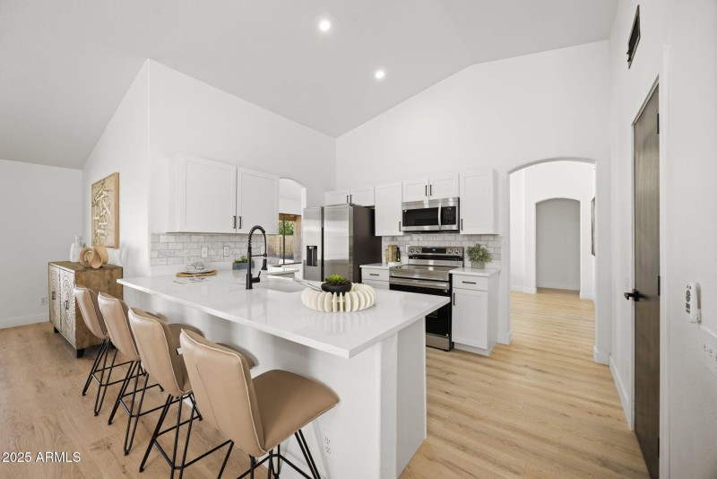 21-web-or-mls-510-w-amoroso-dr