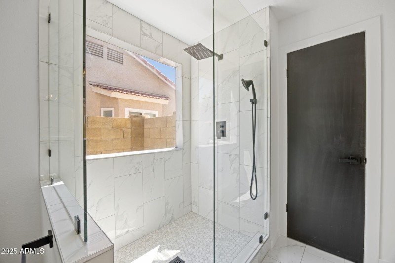 29-web-or-mls-510-w-amoroso-dr