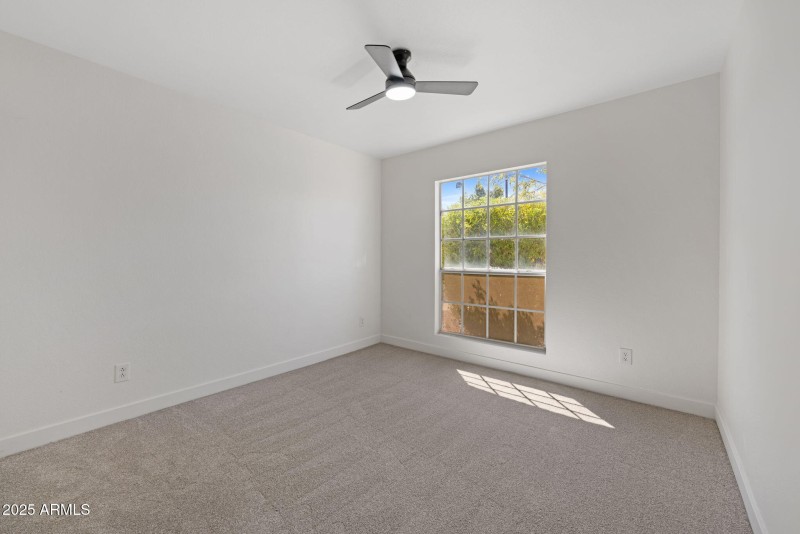 33-web-or-mls-510-w-amoroso-dr