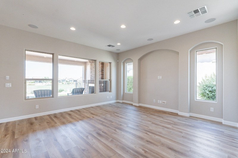 17-web-or-mls-Peach-17