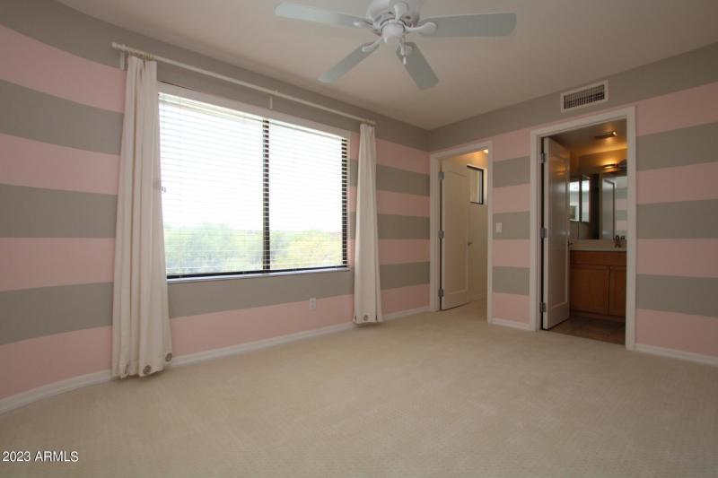 42a31ffb-245b-418b-800f-c1ece52169f8