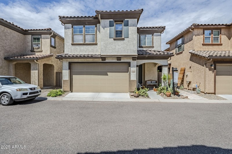 25-web-or-mls-Betty-2