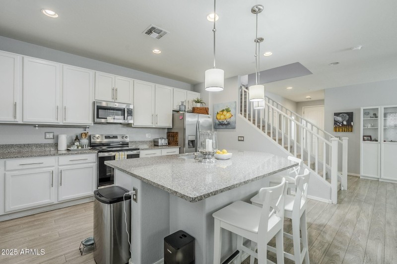 38-web-or-mls-Betty-15