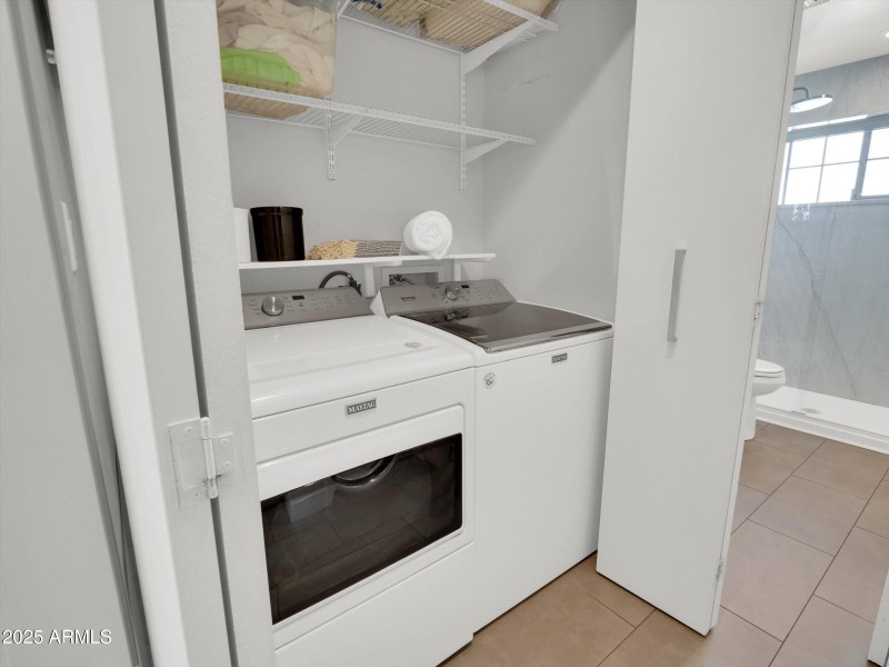 Side by Side washer/dryer stay