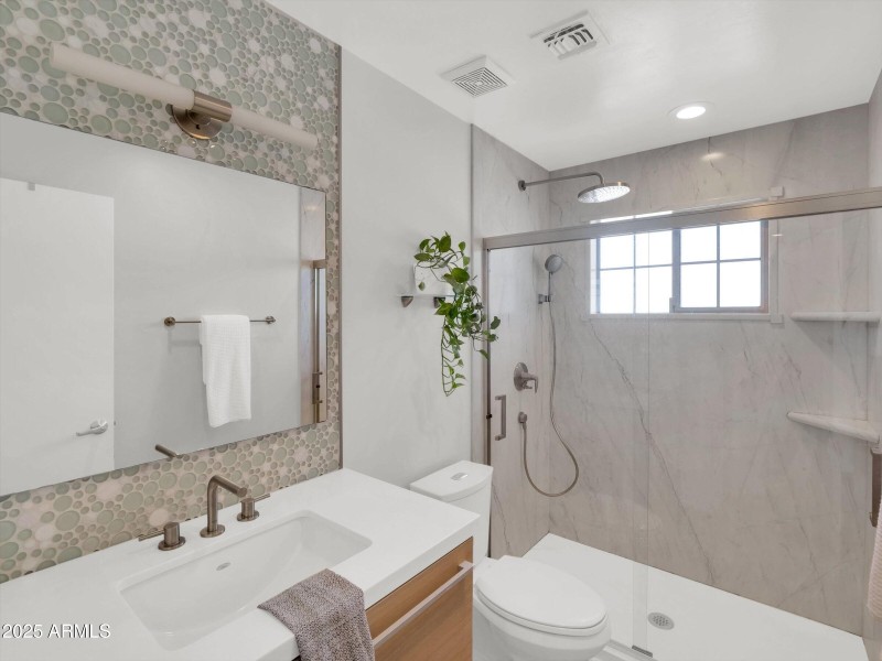 Stunning glass backsplash