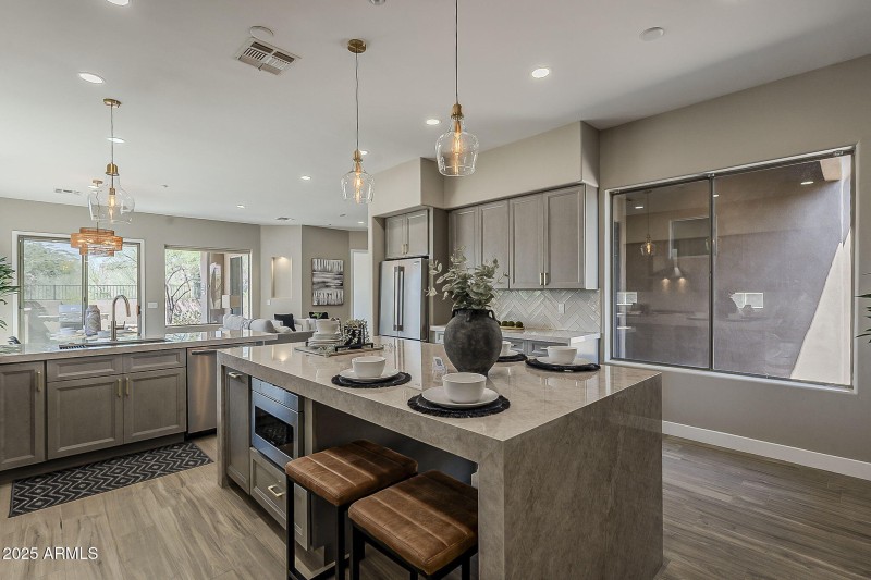 18-web-or-mls-74th St-18