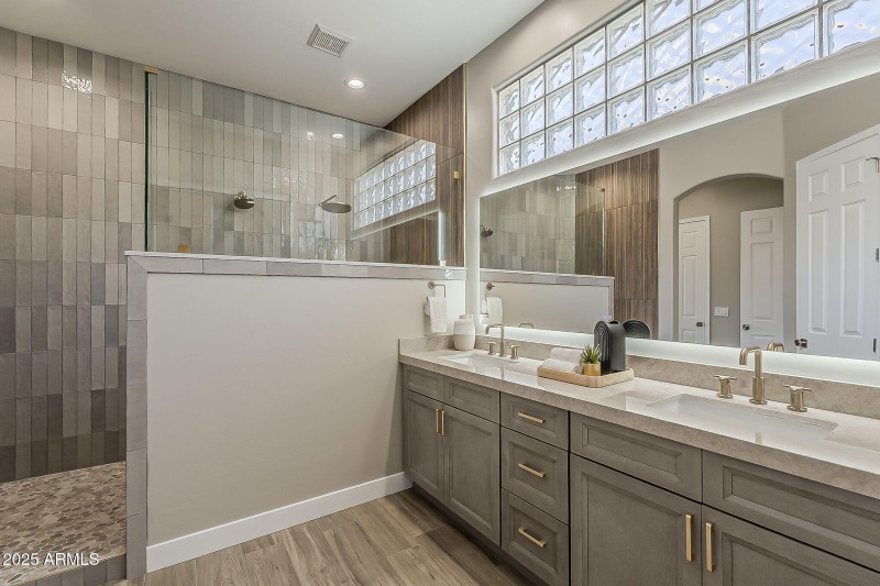 33-web-or-mls-74th St-33