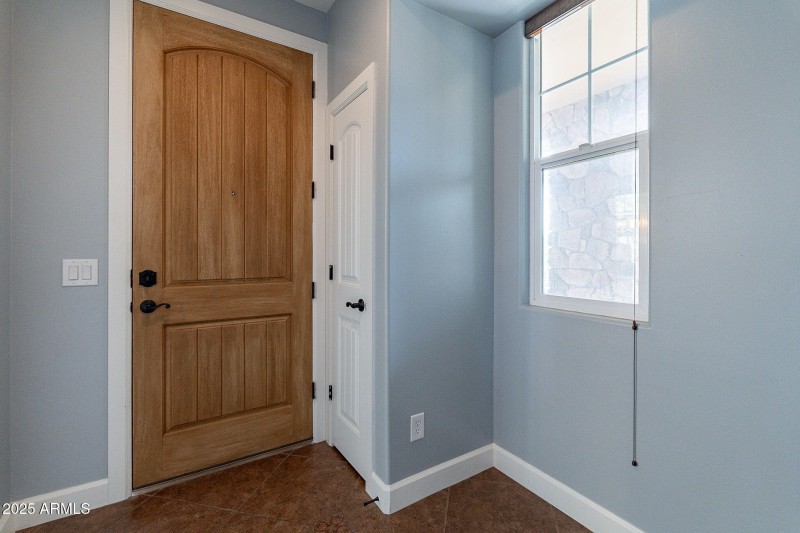 8-web-or-mls-Lakewood-8