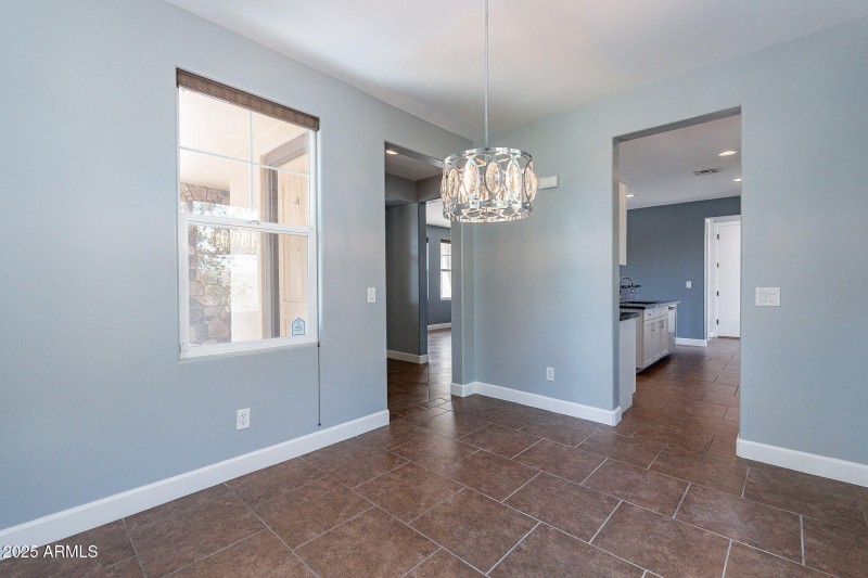 10-web-or-mls-Lakewood-10