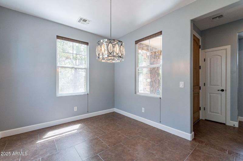 11-web-or-mls-Lakewood-11