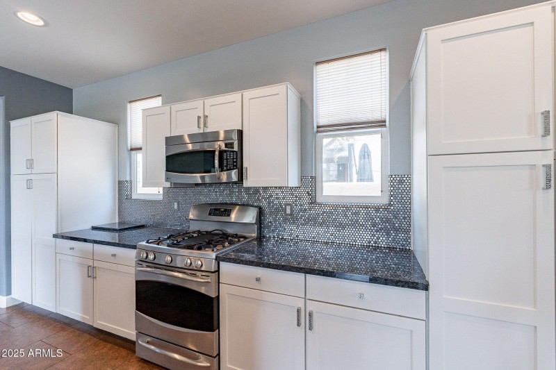 14-web-or-mls-Lakewood-14