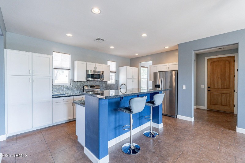 20-web-or-mls-Lakewood-20