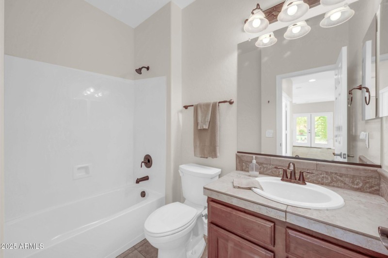 Downstairs Full Bath room