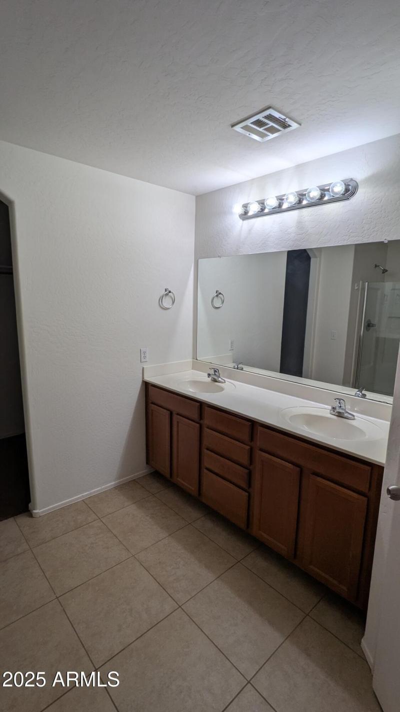 PXL_20250809_171643877