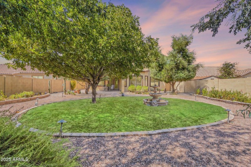 E Carob Dr so peaceful