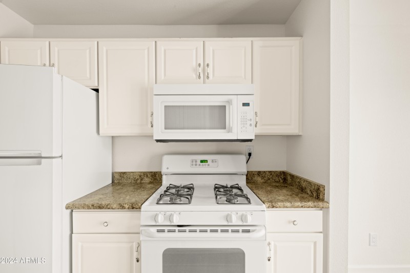 Unit 104 3838 N 32nd Photo Edit QA_09