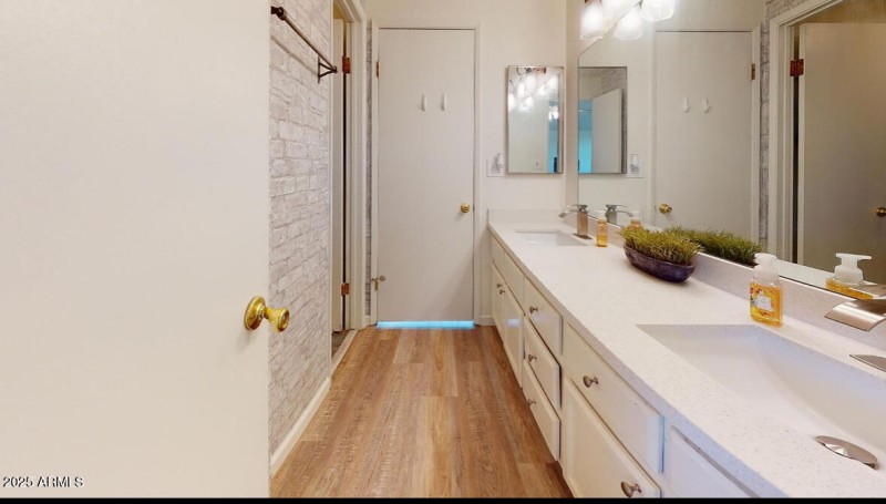 Upstairs Jack n Jill Bathroom