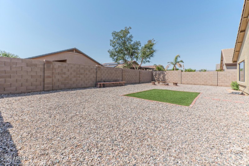 17859 West Eugene Terrace-large-023-020-