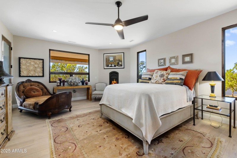 29-Primary Suite 1 (1)