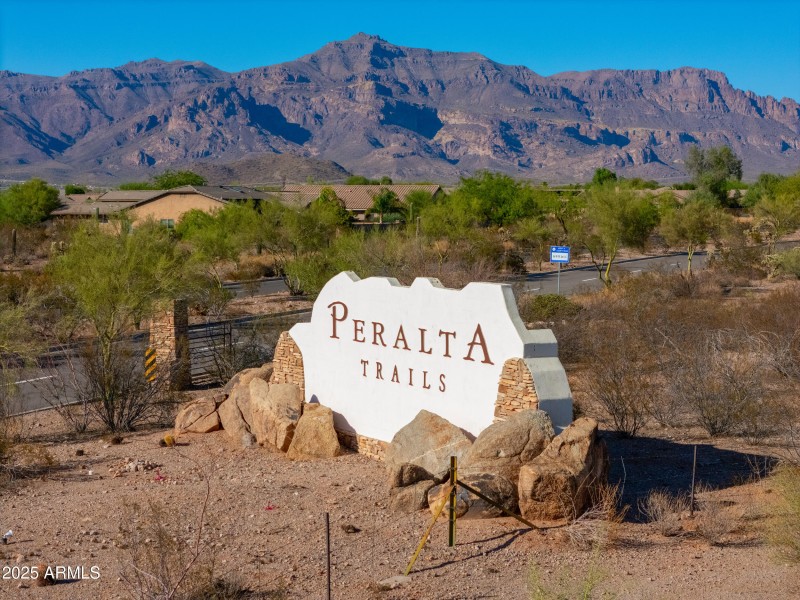 10806 E PERALTA CANYON Dr