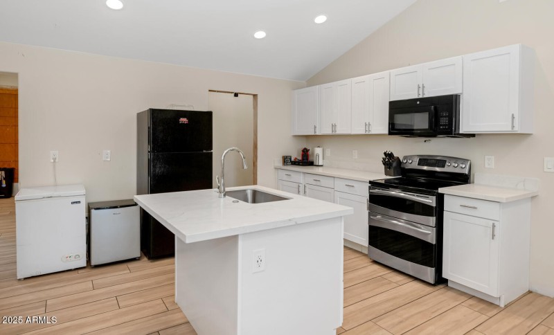 2303 W Marshall Ave-large-006-013-2303 W