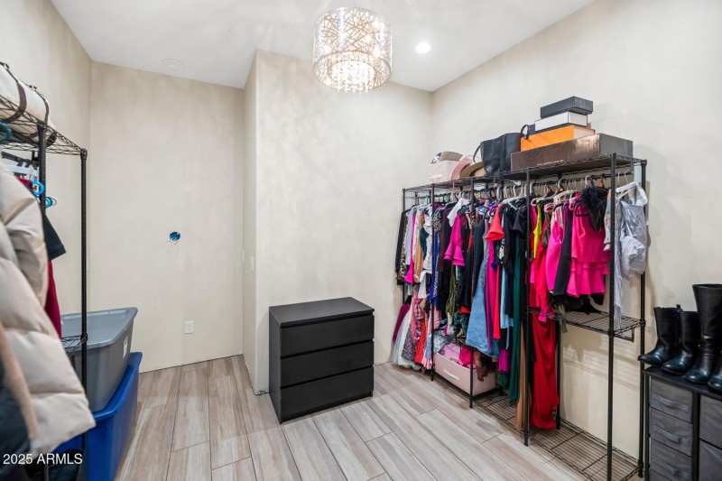 2303 W Marshall Ave-large-015-020-2303 W
