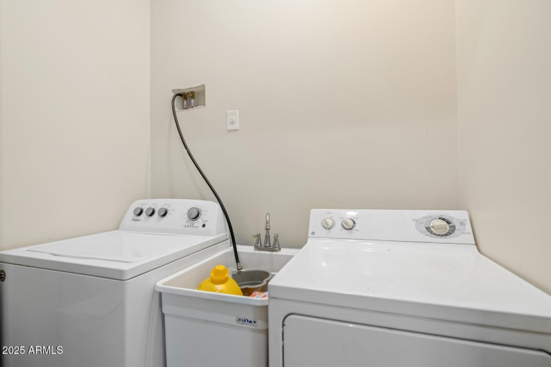 2303 W Marshall Ave-large-023-004-2303 W