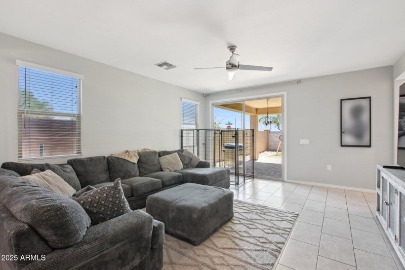 9-web-or-mls-W Tenia Trail-S2108-007