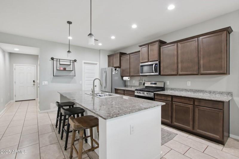 16-web-or-mls-W Tenia Trail-S2108-014