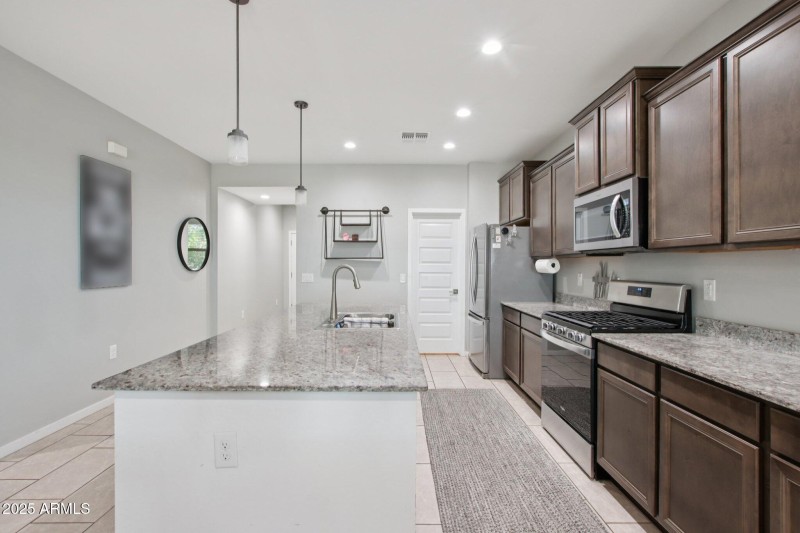 17-web-or-mls-W Tenia Trail-S2108-015