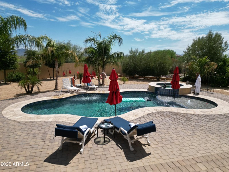 Views to the Rear of Yard