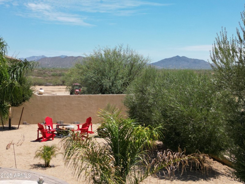 Mountain Views to the East