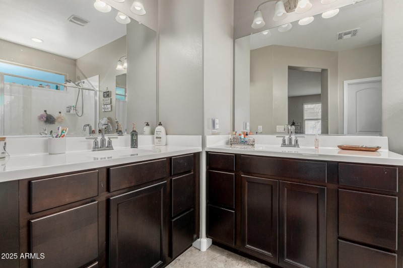 84609e5c5f58816121480806edfb2390