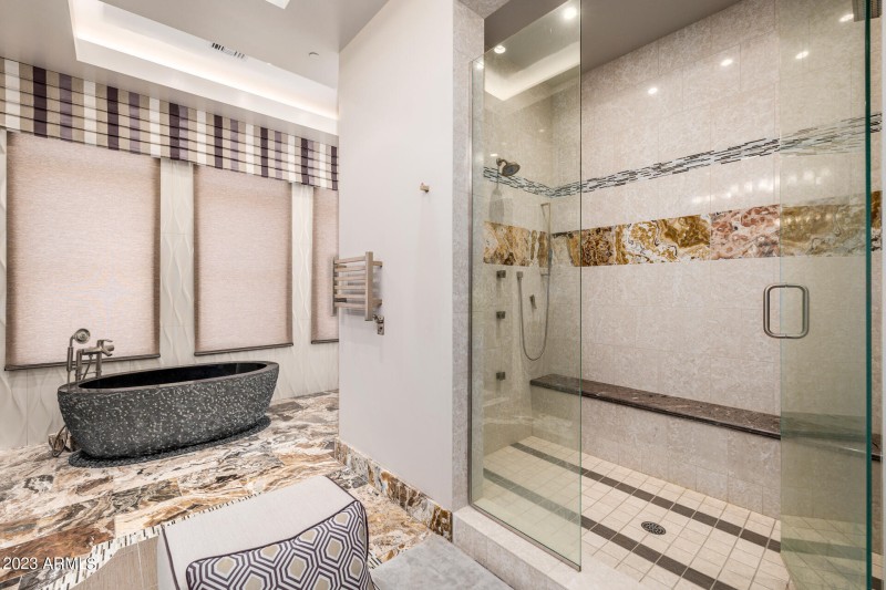 Interior View 16 Bath 1