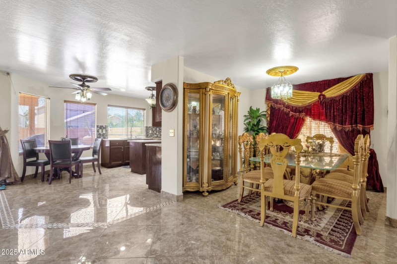 12-web-or-mls-735-e-geronimo-st