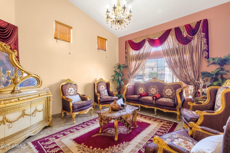 10-web-or-mls-735-e-geronimo-st