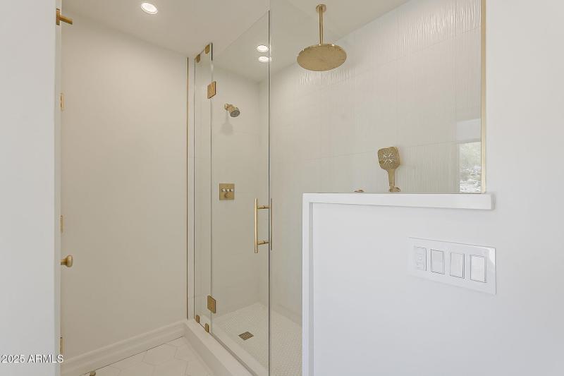 034_Primary Bathroom