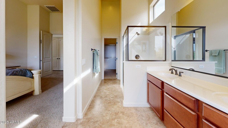 8359-E-Ingram-Cir-Bathroom 3