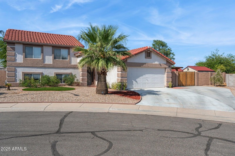 2-web-or-mls-1136-e-avenida-isabella