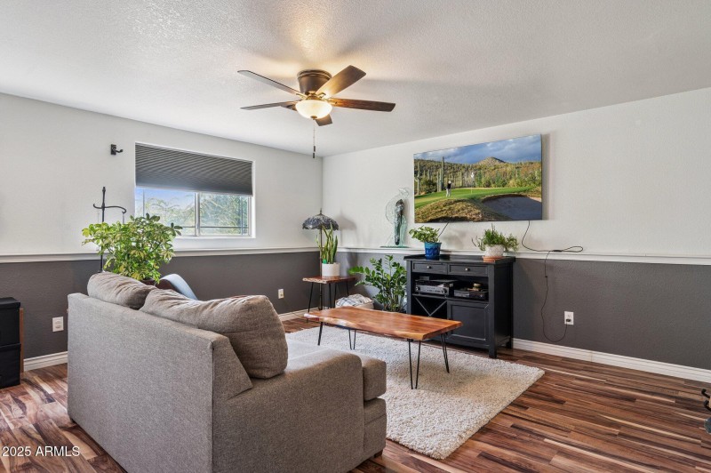 4-web-or-mls-1136-e-avenida-isabella