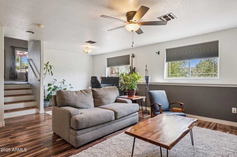 5-web-or-mls-1136-e-avenida-isabella