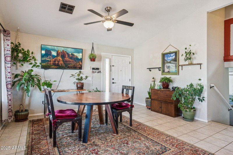 8-web-or-mls-1136-e-avenida-isabella