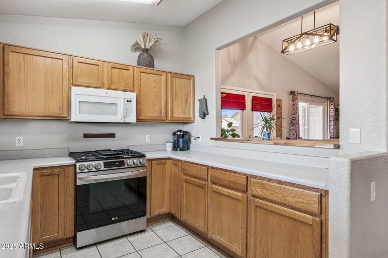 12-web-or-mls-1136-e-avenida-isabella