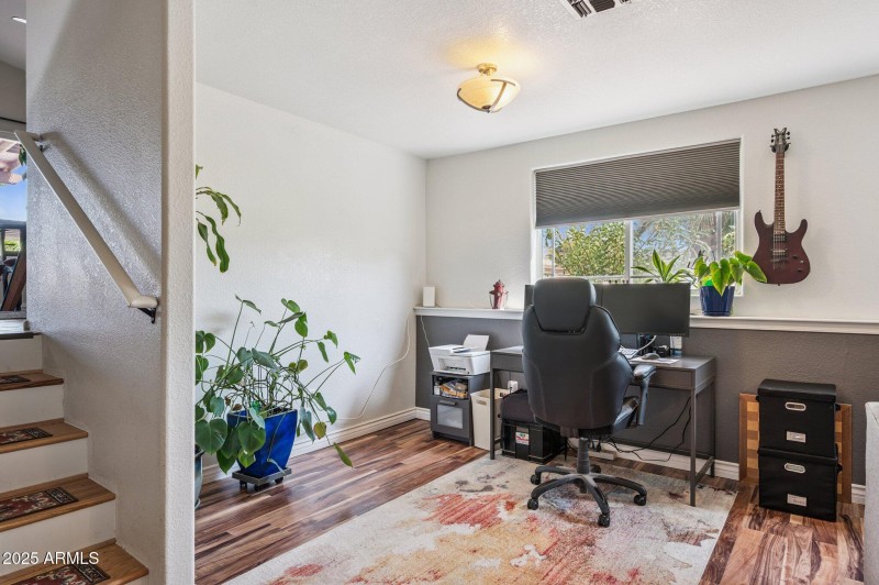 14-web-or-mls-1136-e-avenida-isabella