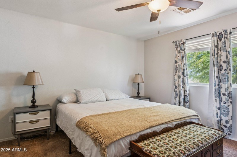 15-web-or-mls-1136-e-avenida-isabella