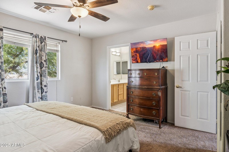 17-web-or-mls-1136-e-avenida-isabella