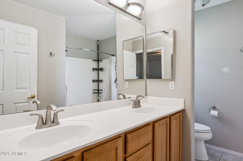 18-web-or-mls-1136-e-avenida-isabella